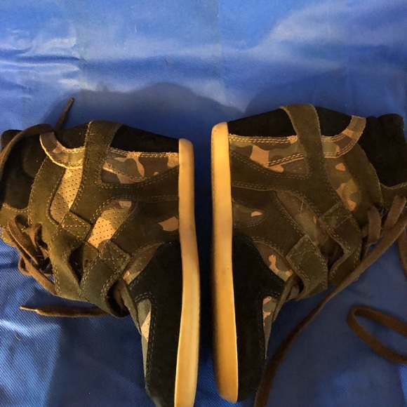 ASN suede wedge tennis shoe sz 39 - Picture 3 of 4